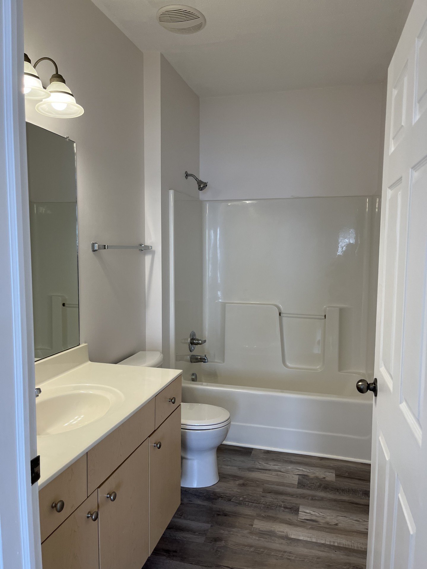 Building Photo - 2323 E Porter Ave