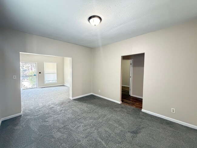 Building Photo - 1411 Sale Ave