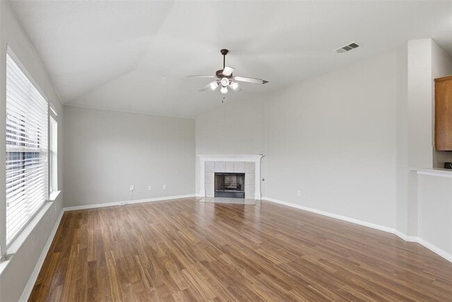 Building Photo - 924 Abbeyglen Castle Dr