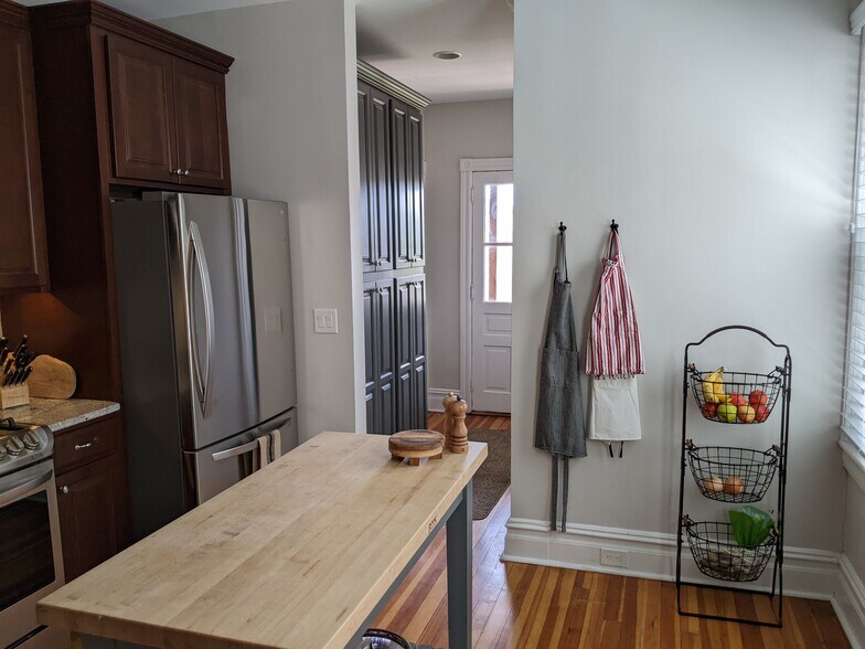 Building Photo - 522 2nd Ave