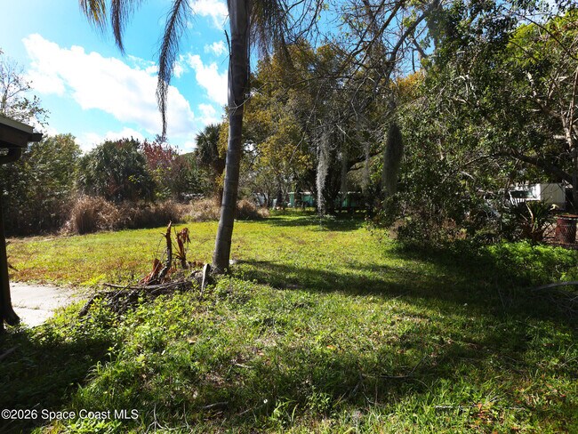 Building Photo - 317 Pineda St