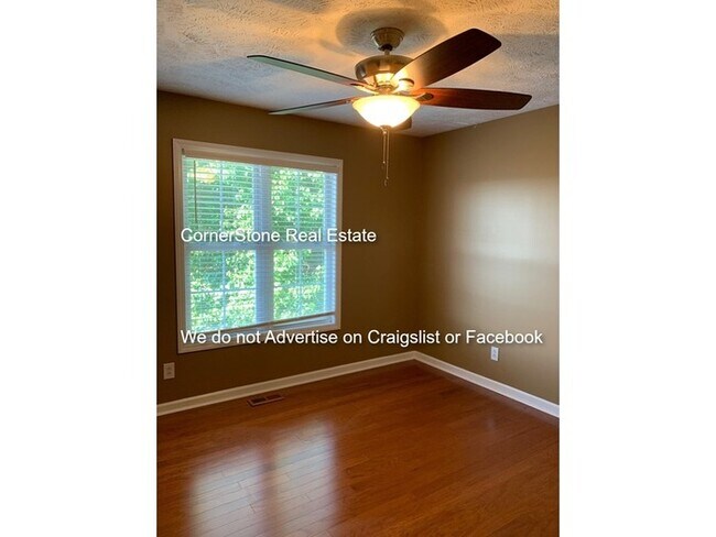 Building Photo - 401 Cityview Ln