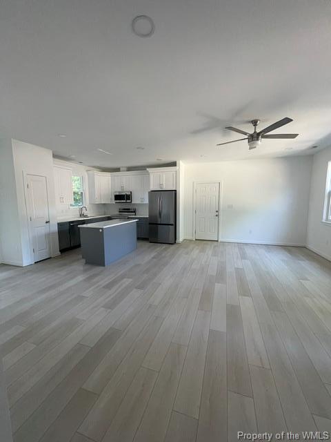 Building Photo - 884 Cascade Dr
