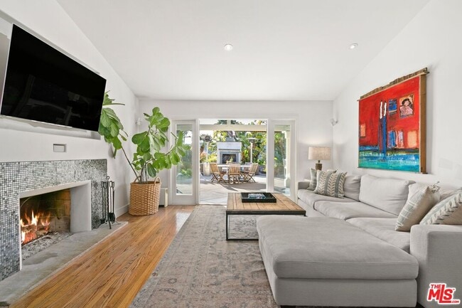 Building Photo - 843 Enchanted Way