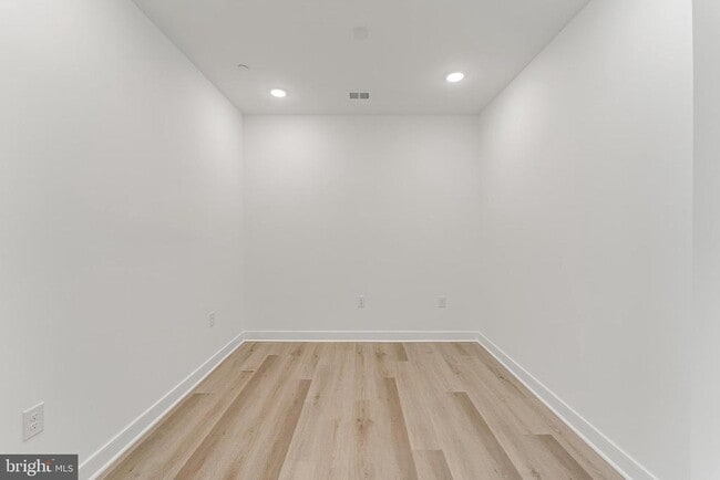 Building Photo - 21731 Dovekie Ter