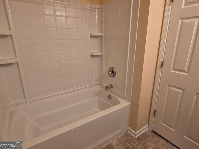 Building Photo - 101 Mossy Oak Dr