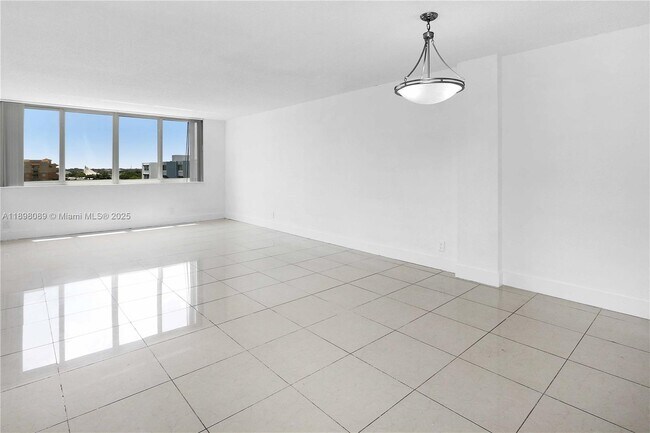 Building Photo - 9001 SW 77th Ave