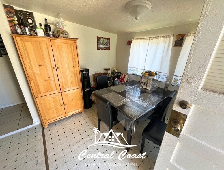 Building Photo - 0 W Park Ave