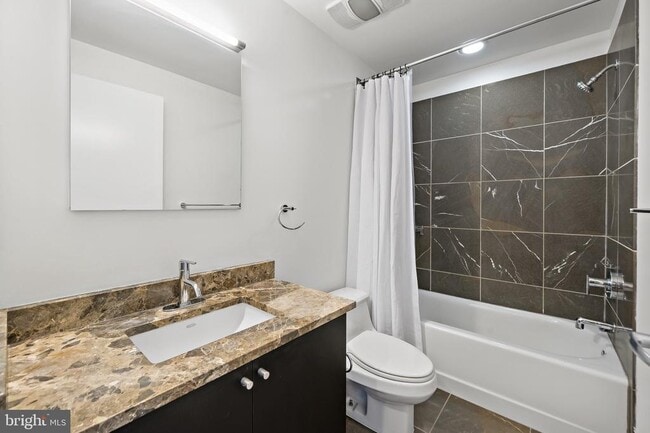 Building Photo - 1101 Locust St