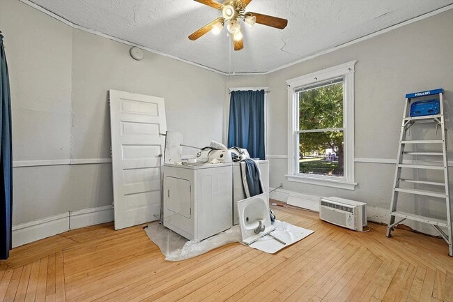 Building Photo - Freemont Duplex