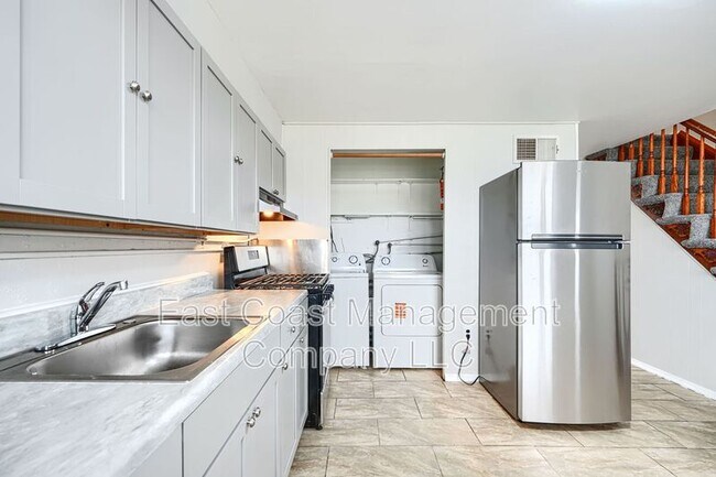 Primary Photo - 431 Caledonia Ave