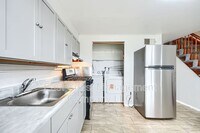 Building Photo - 431 Caledonia Ave