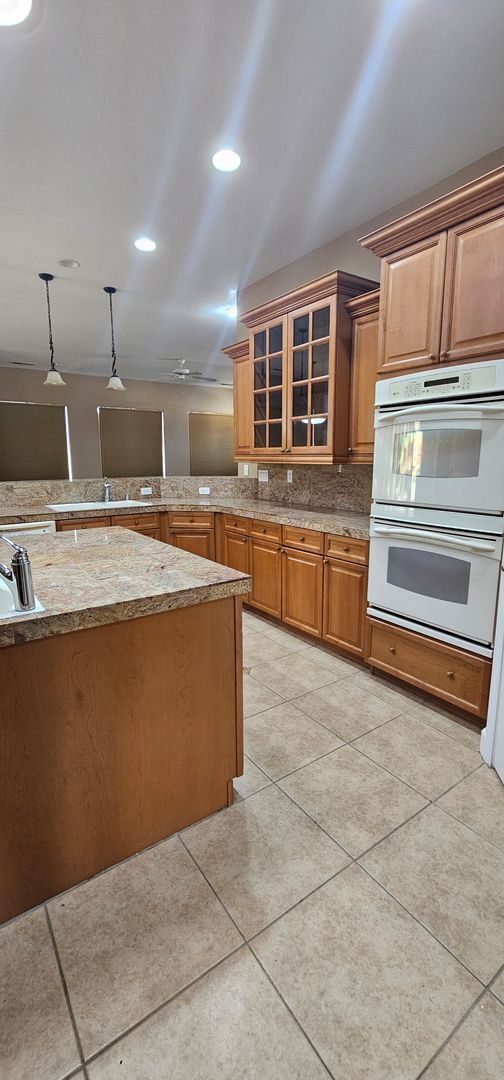 Building Photo - 5 Bed 4 bath 3 car garage Southwest Vistas FOR RENT