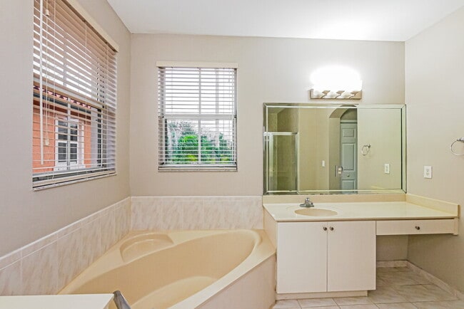 Building Photo - 15251 SW 26th Terrace