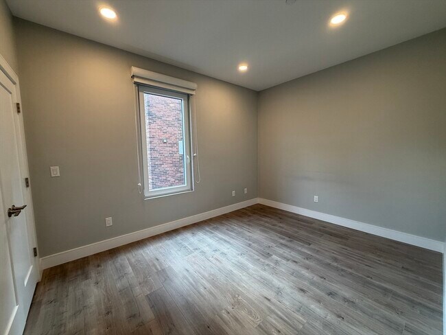 Building Photo - 610 Rutherford Ave