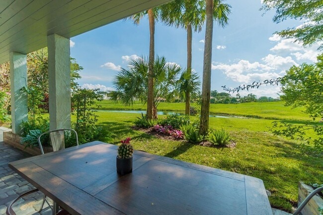 Building Photo - 11829 Pebblewood Dr