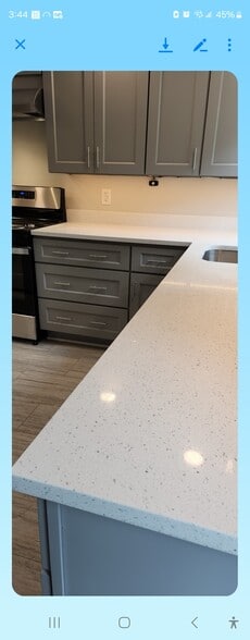 Quartz Counter Tops - 905 Benton Ave