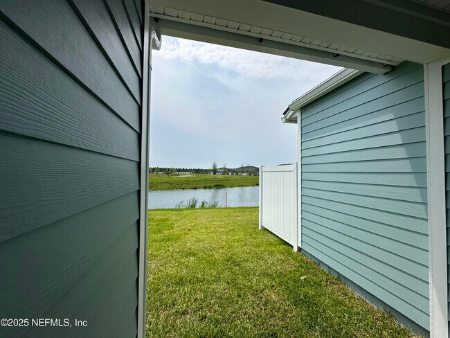 Building Photo - 609 Cherry Elm Dr
