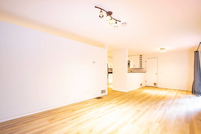 Building Photo - 21612 SE 271st Pl