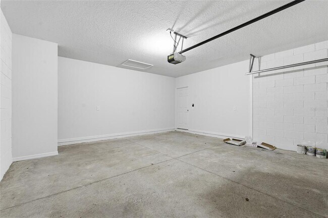 Building Photo - 3912 Giorgio Dr
