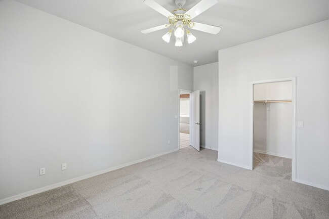 Building Photo - 1425 W Commerce Ave