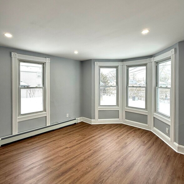 Building Photo - 45 Garfield St