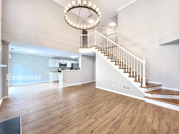 Building Photo - 2576 Alvecot Cir SE