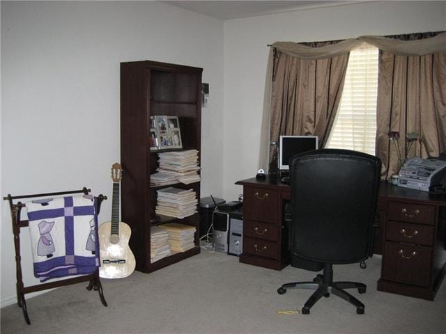 Building Photo - 909 Avondale Ln