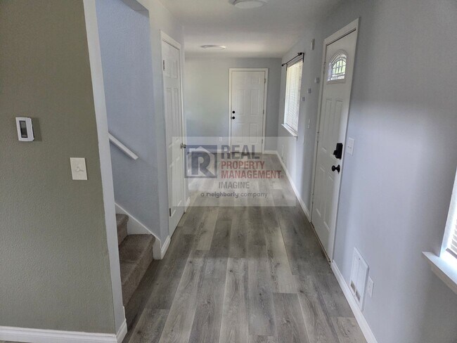 Building Photo - Recently remodeled 3 bedroom, 2.5 bath home