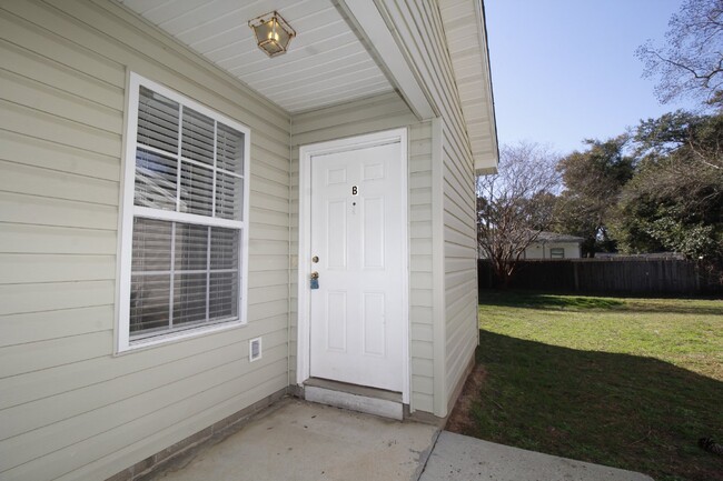 Primary Photo - Inviting 2-Bedroom Home in West Pensacola ...