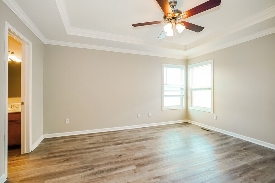 Building Photo - 123 Purple Leaf Ln