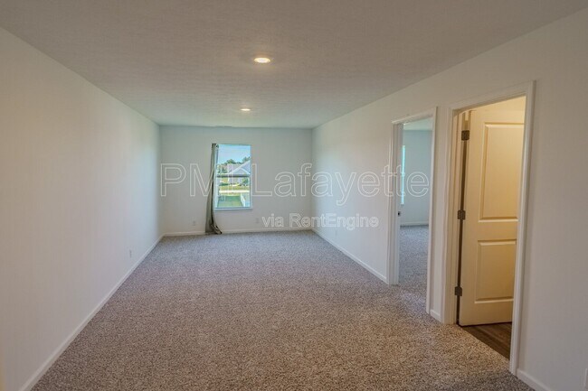 Building Photo - 641 W Bulrush Ct