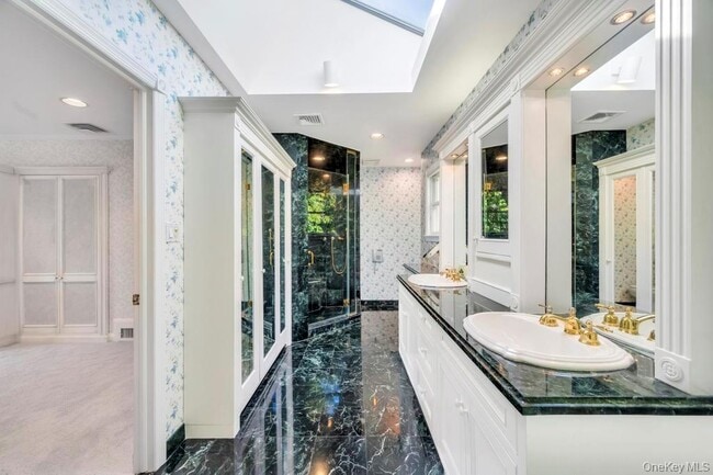 Building Photo - 22 Bayside Dr