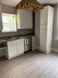 Building Photo - 806 N 5th Ave