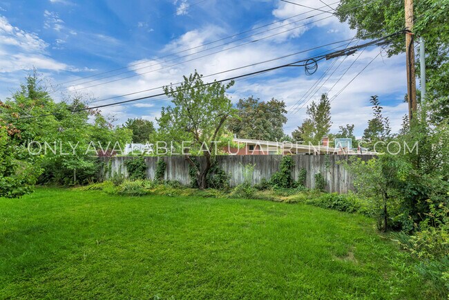 Building Photo - 4270 S Monarch Way
