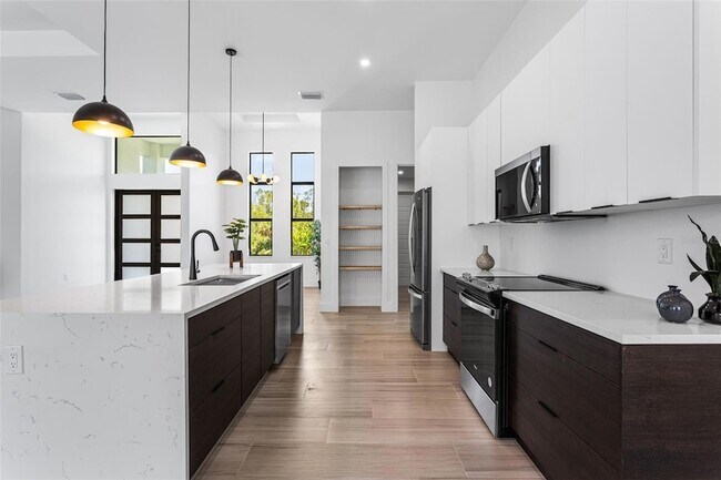 Building Photo - 2702 Old Burnt Store Rd N