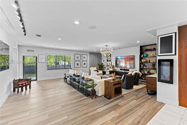 Building Photo - 9040 SW 110th Ave