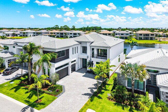 Building Photo - 9516 Riverside Pk Dr