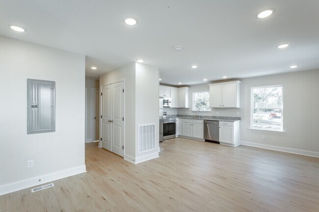 Building Photo - Brand-New 2 Bedroom Home in Chattanooga wi...
