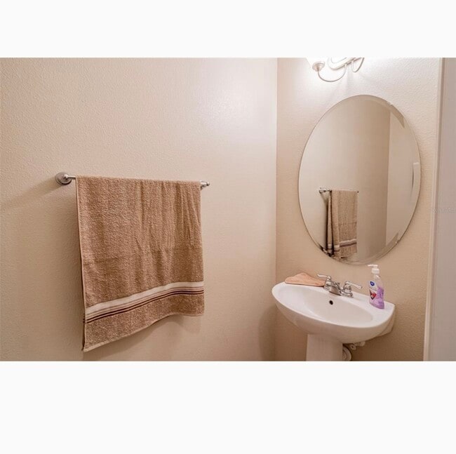 Building Photo - 2152 Betsy Ross Ln