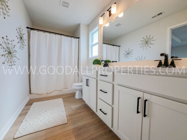 Building Photo - LIMITED TIME, MOVE-IN SPECIALS 3 Bedroom 2.5 baths in Waukee with a walk out basement on a Cul de...