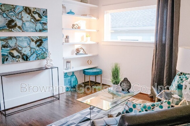 Building Photo - 2156 Byrum Ave