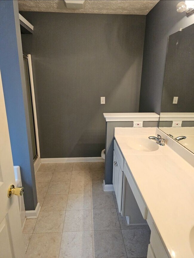 Building Photo - Well Kept Union City Home, 3BR, 2BA