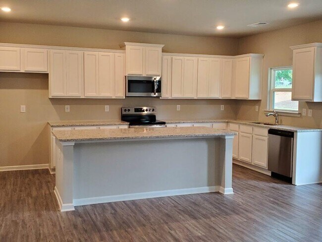 Building Photo - 135 Berry Dr