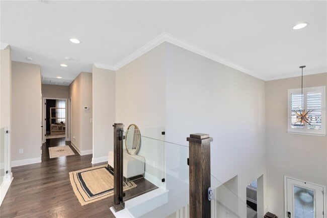 Building Photo - 9374 Reymont Street