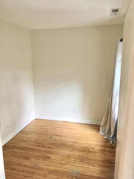 Building Photo - 3148 N Clifton Ave