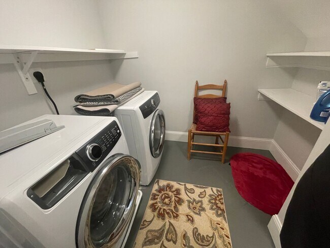 Building Photo - All new modern one bedroom with parking