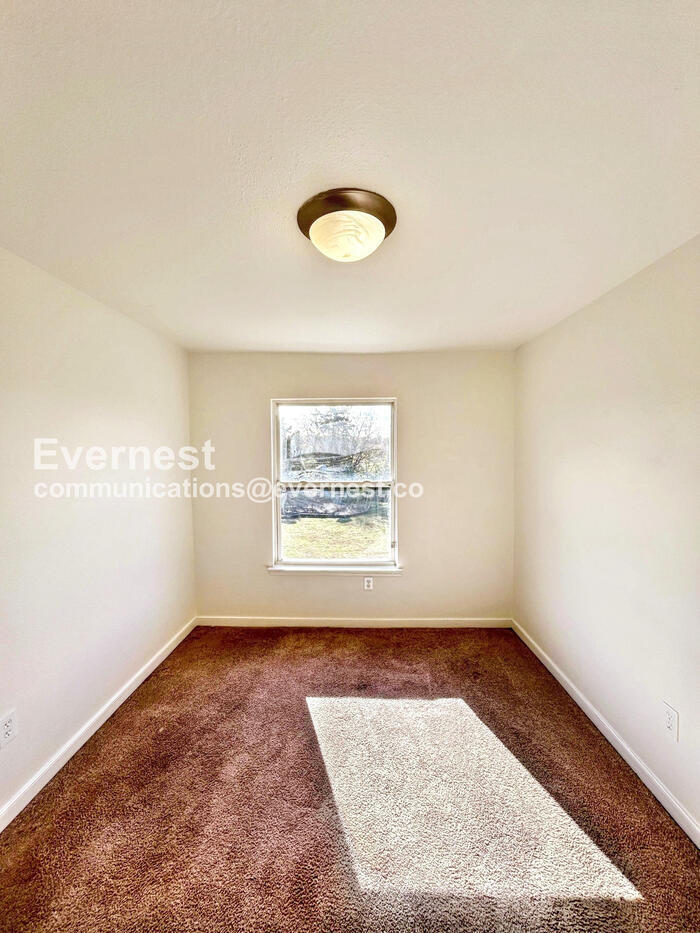 Building Photo - 3530 E Richmond Rd