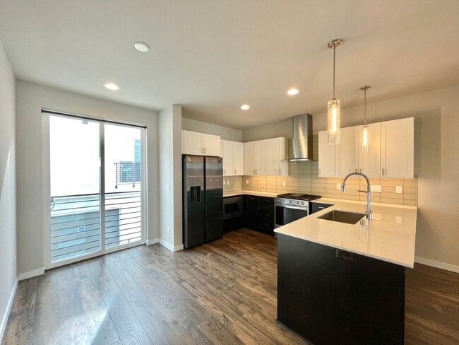 Building Photo - Great Townhome for rent