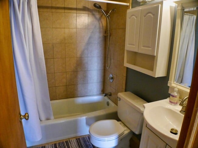 Building Photo - 4827 W 109th St